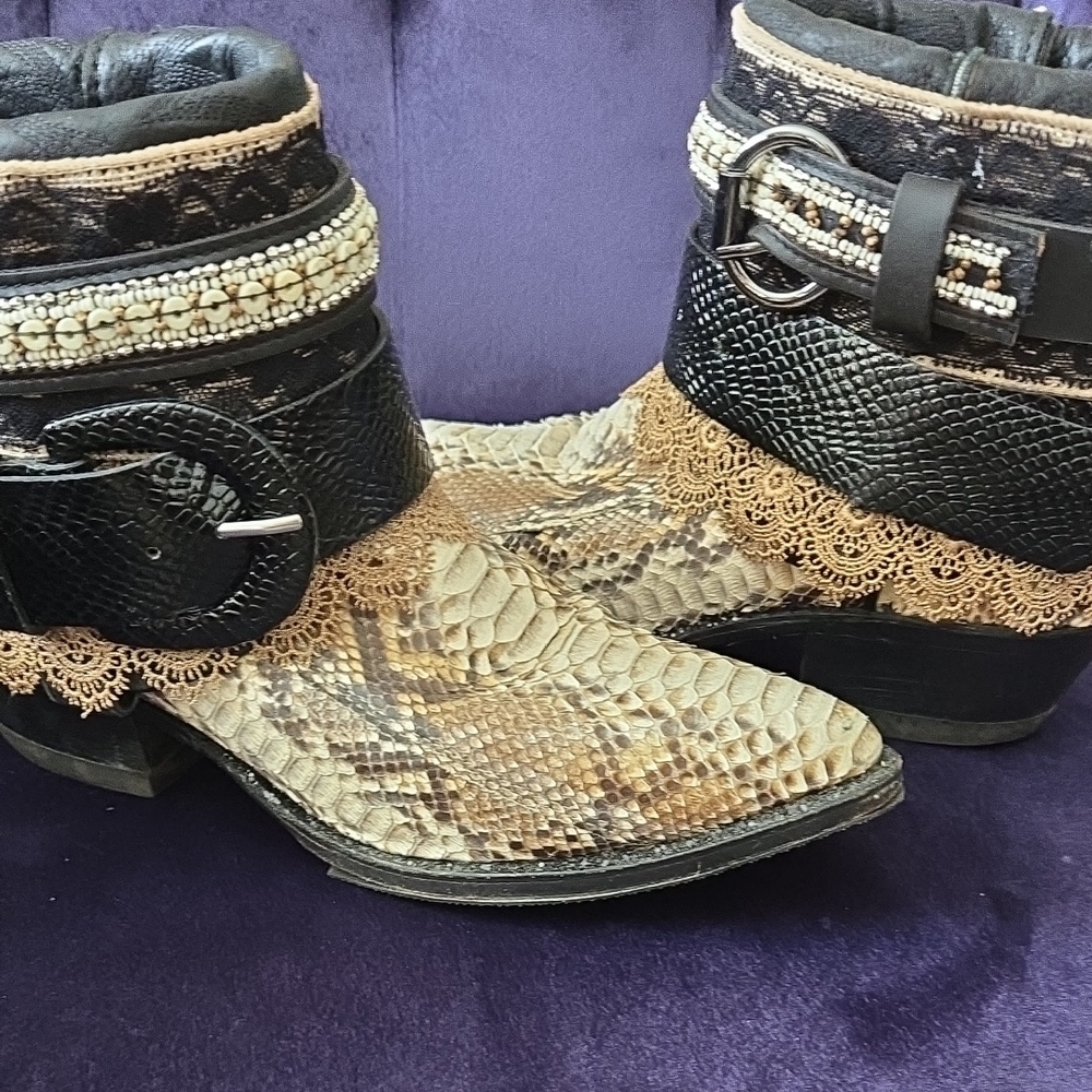 Elegant Textured Ankle Boots with Lace Detail